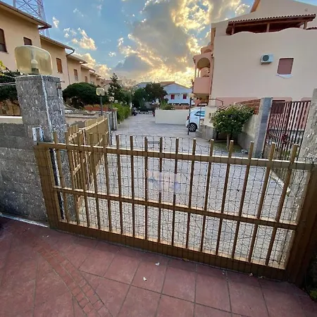 Laura Capo Peloro Villa